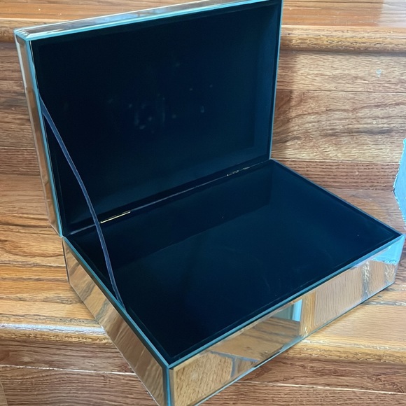 Classic Celebrations Personalized Mirrored Jewelry Box - Picture 6 of 12